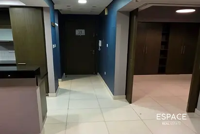 Upgraded | Bright apt | Unfurnished