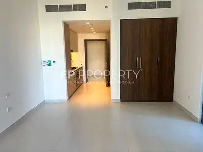 Modern | Unfurnished | Spacious | Vacant