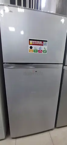 Good condition silver top-freezer refrigerator - 2 doors