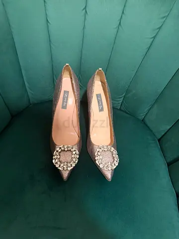 SJP by Sarah Jessica Parker Crystal Pumps Size 38 Made in Italy