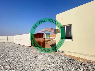 ساحة مفتوحة متاحة للتخزين أو للاستخدام الصناعي في منطقة صناعية حديثة جديدة في أم القيوين // 10,000 قدم مربع // كهرباء 15 كيلو واط