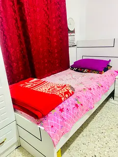 BED SPACE AVAILABLE FOR EXECUTIVE BACHELORS IN SHABIYA-12 NEAR MODEL SCHOOL