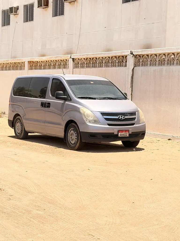 Hyundai H1 2014 — photo 1 of 10