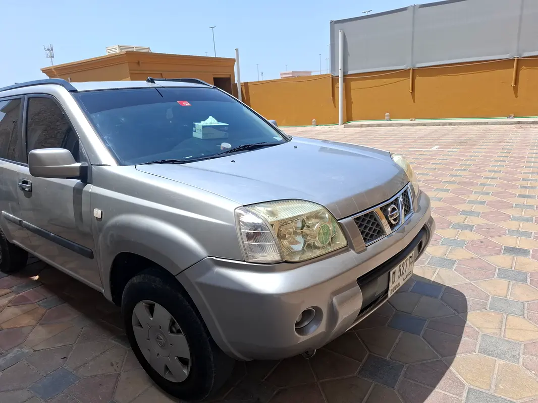 Nissan X-Trail 2009 — photo 1 of 4
