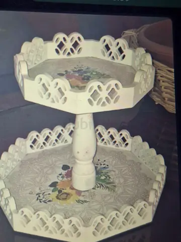 Cake stand