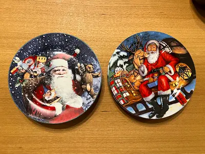 6-Piece Festive Christmas Holiday Plate Set – Santa Reindeer Designs