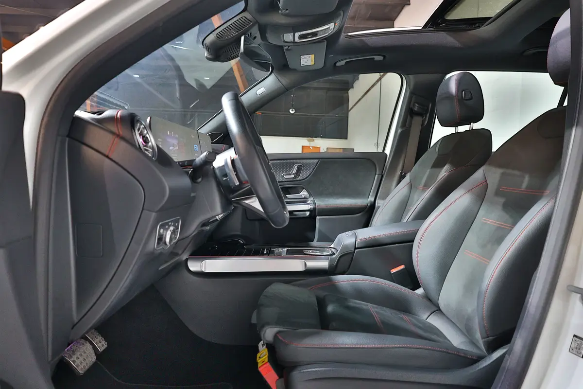 Mercedes-Benz EQB 2025