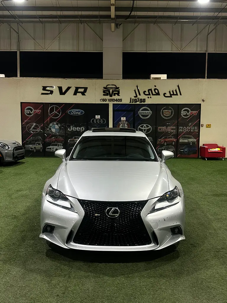 Lexus IS-Series 2015 — photo 1 of 18