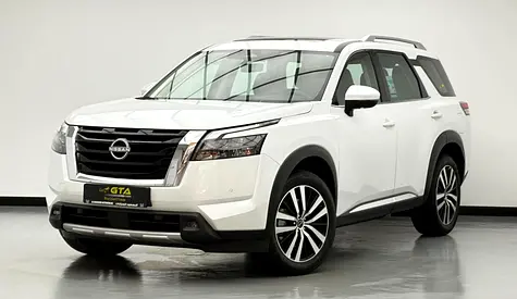 2025 Nissan Pathfinder SL, May/2029 Nissan Warranty, Excellent Condition, GCC