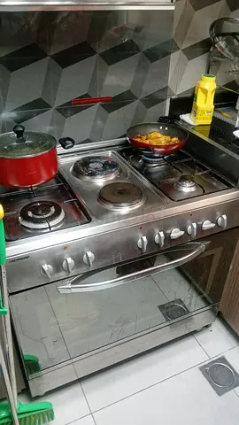 La Germania 90cm Cooker with Gas  Electric Hob + Oven – Excellent Working Condition