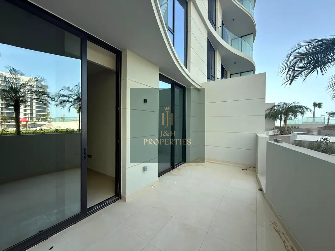Stunning 1 Bedroom | Direct Amenities Access | Waterfront Living