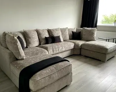 Comfortable Grey U-Shaped Sectional Sofa with Double Chaise