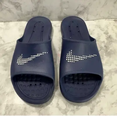 Nike victori 1 slides