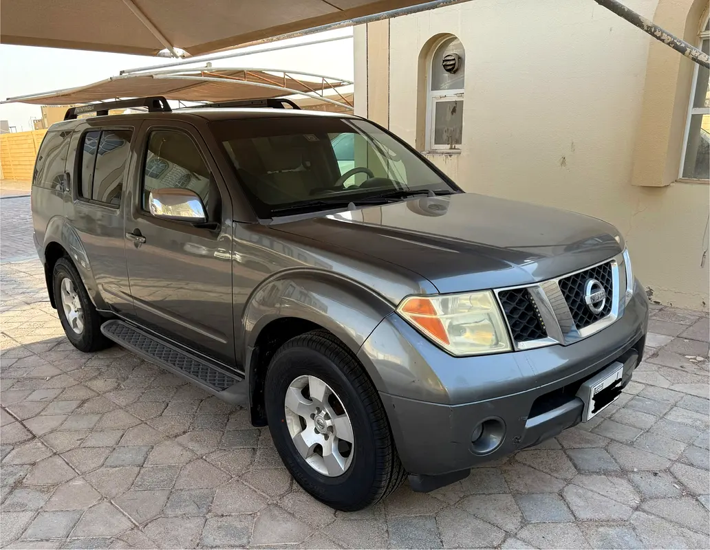 Nissan Pathfinder 2007 — photo 1 of 6