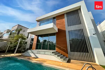 Stunning Villa | Vacant | Elevated Plot | Quality