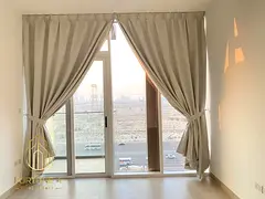 High Floor| Private Balcony |Open Plan Kitchen