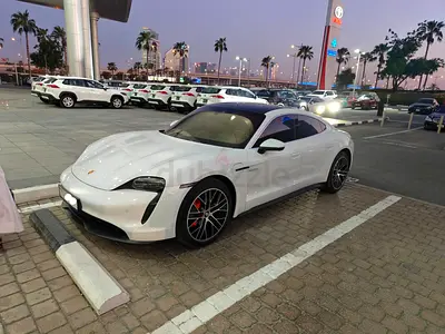 Porsche Taycan 4S 2022 GCC Specs - Low Mileage - Electric Performance