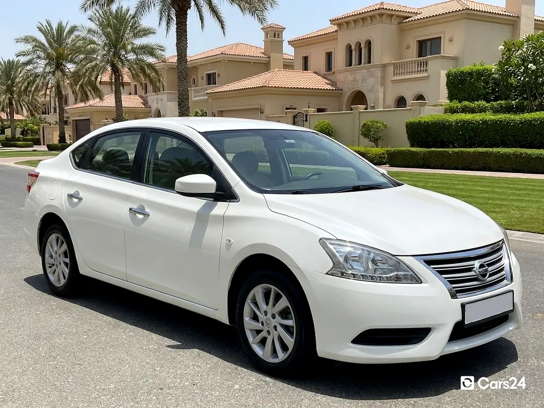 Nissan Sentra 2020 — photo 1 of 13