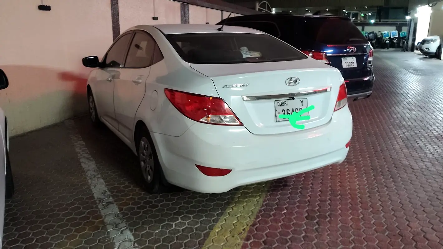 Hyundai Accent 2016 — photo 1 of 2