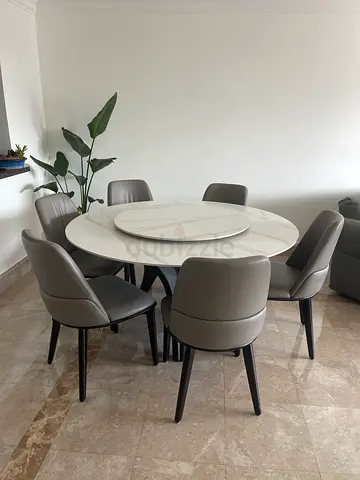 Luxury Round Dining Table with 6 Chairs | Marble-Top | Excellent Condition