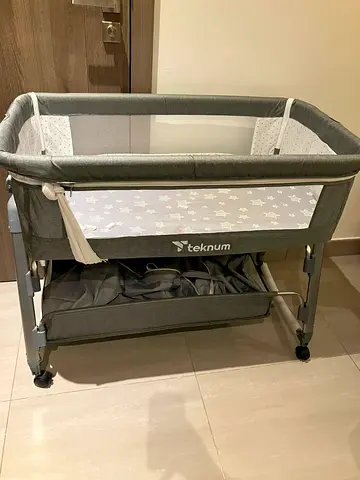 Teknum Portable Baby Bassinet/Crib and Baby rocker Grey, Good Condition