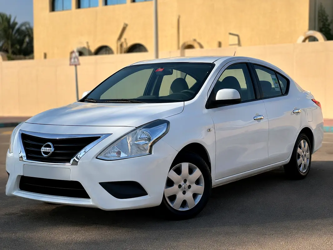 Nissan Sunny 2021 — photo 1 of 8
