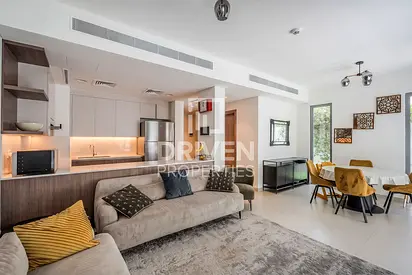 Single Row Corner Unit | Spacious Townhouse