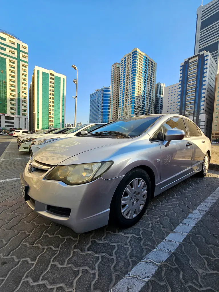 Honda Civic 2008 — photo 1 of 10