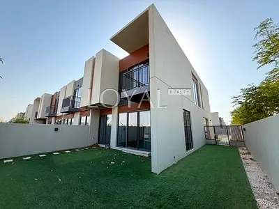 True Corner Unit | Single Row | Well Maintained
