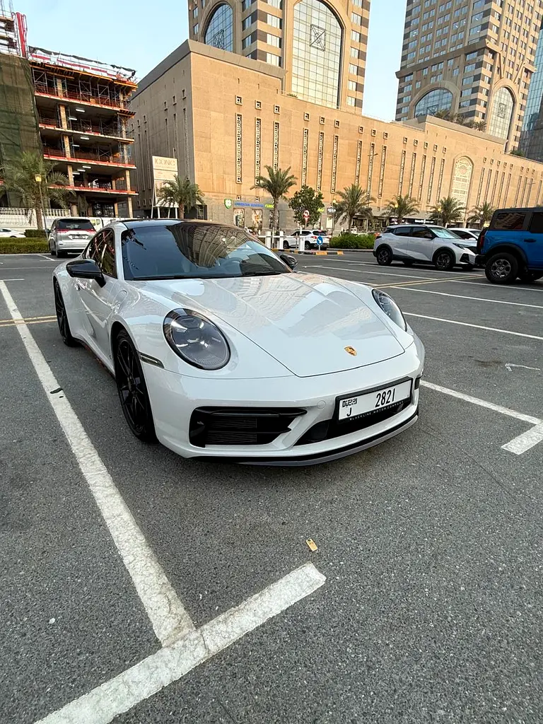 Porsche 911 2022 — photo 1 of 12