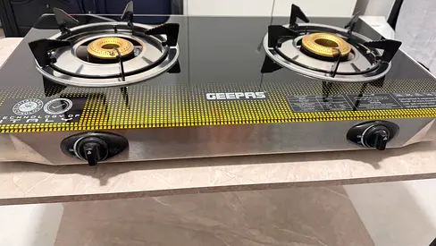 Geepas 2-Burner Gas Stove - Tempered Glass Top, Good Condition