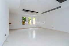 Stunning 3M | Upgraded Kitchen | Close to Pool