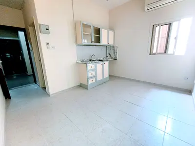 Spacious Studio close to road for family including municipality