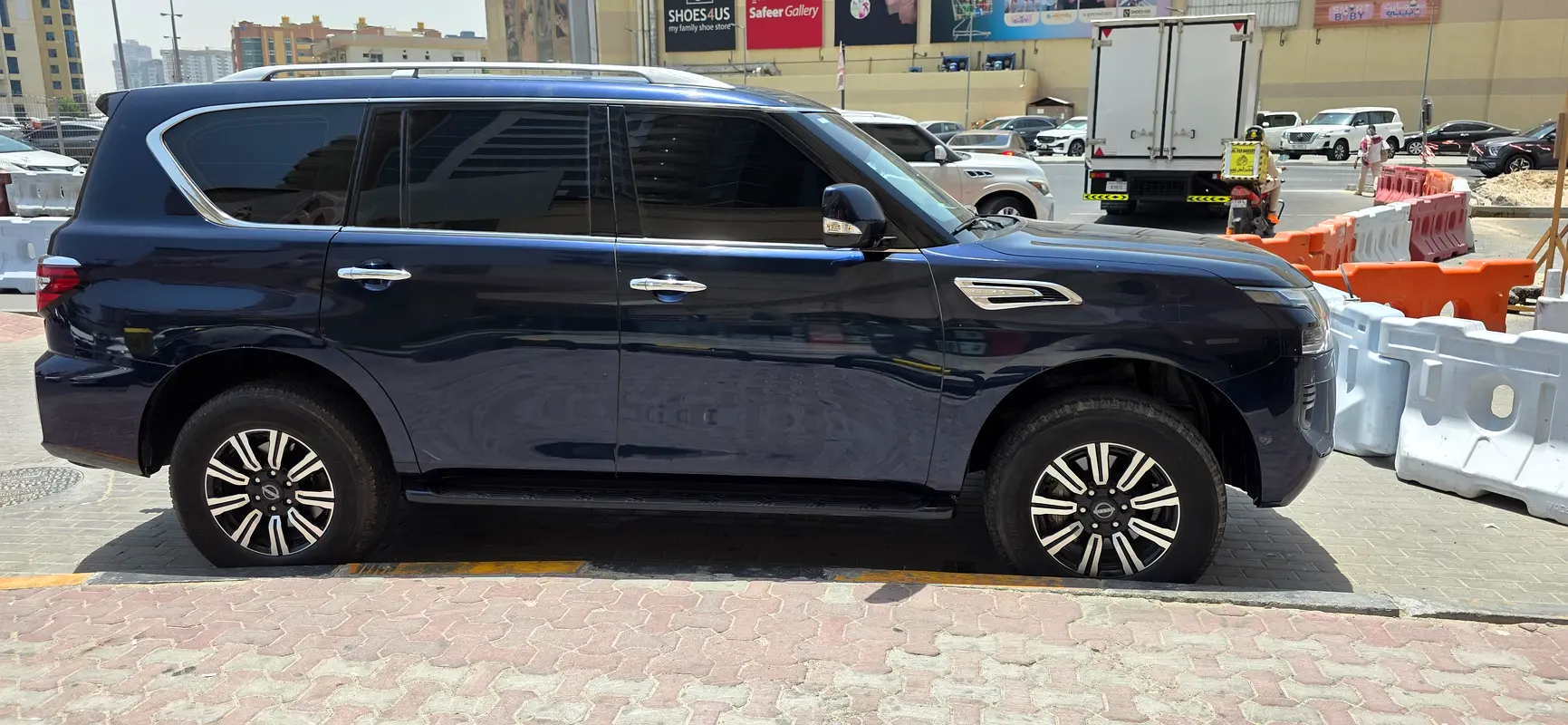 Nissan Patrol 2023 — photo 1 of 3