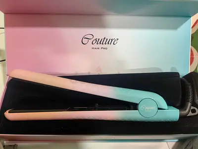 Couture hair straightener
