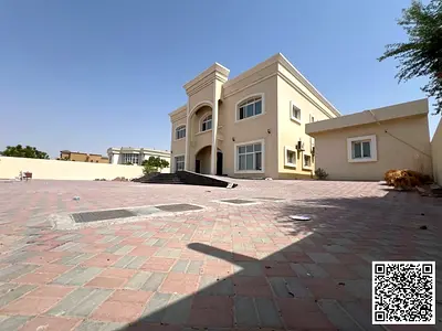 فيلا للإيجار تضم 8 غرف نوم رئيسية