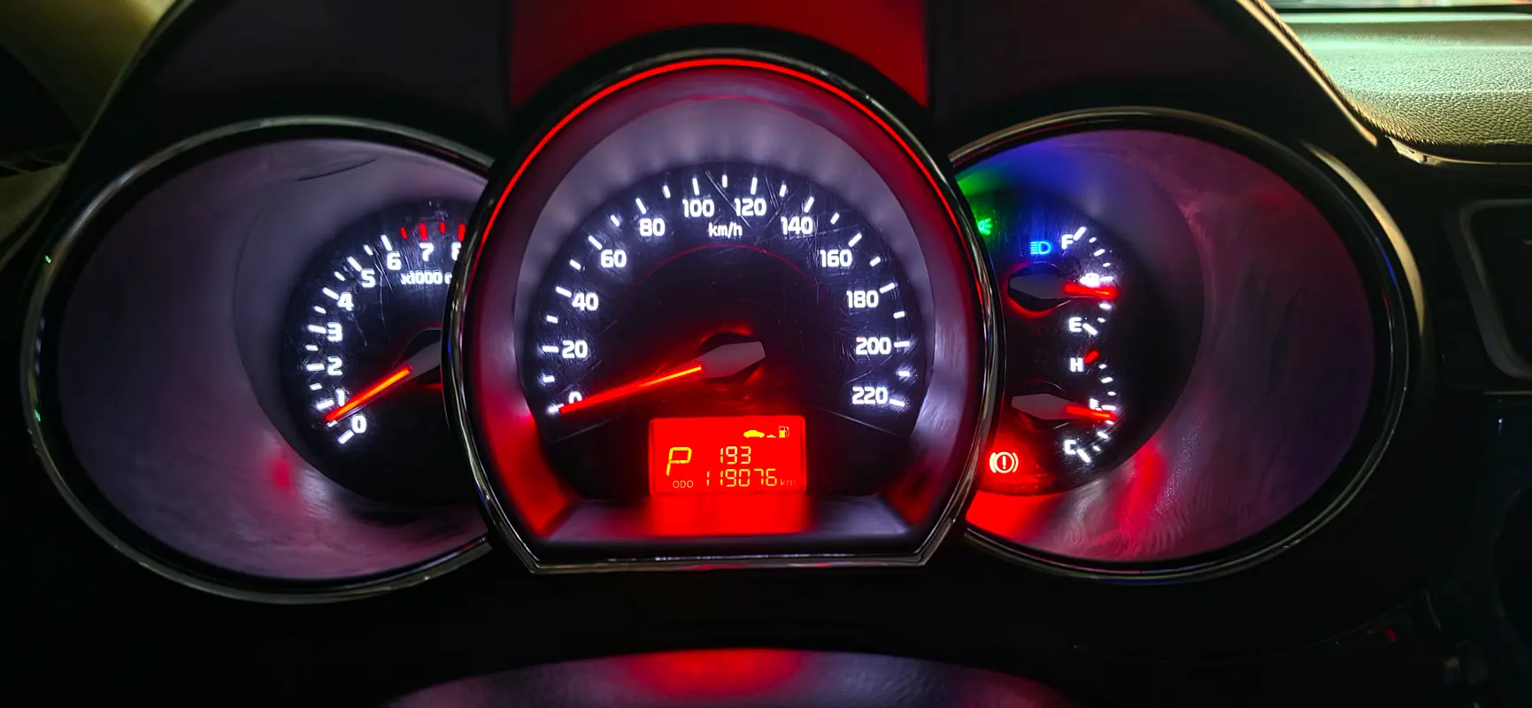 Kia Rio 2016 — photo 1 of 20
