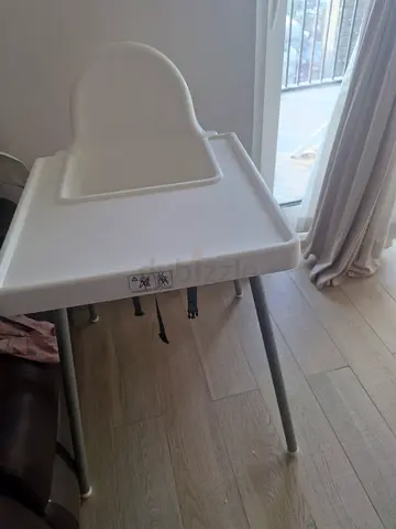 Simple white baby high chair with tray - good condition