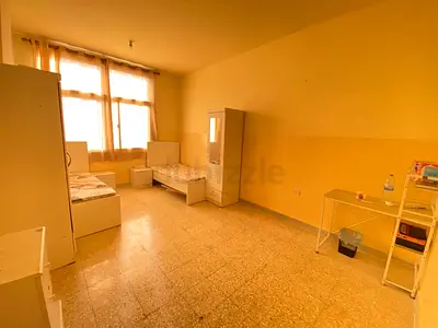 Fully furnished central ac room in a 2bhk flat available for executive bachelors near Bus stop