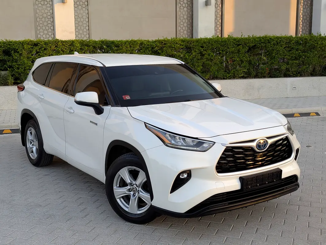 Toyota Highlander 2020 — photo 1 of 20
