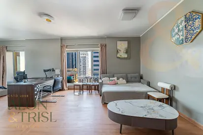 Upgraded l Elegantly Designed l Family Living