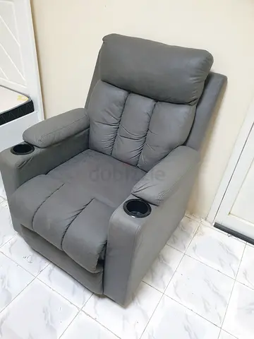 Recliner sofa in good condition