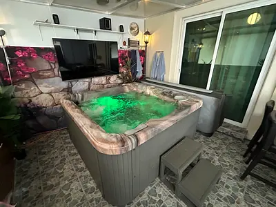 5-person jacuzzi