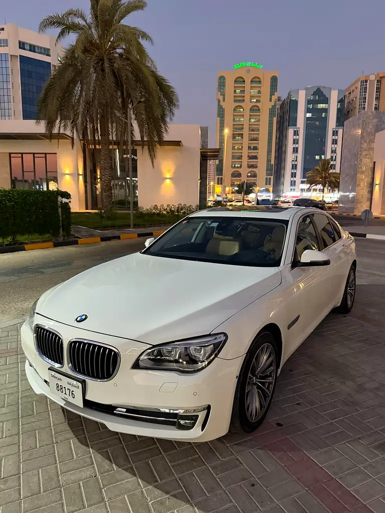 BMW 7-Series 2014 — photo 1 of 20