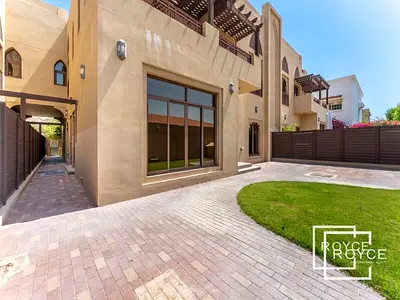 BrandNew |4BR Villa + Study + Maid |Private Garden