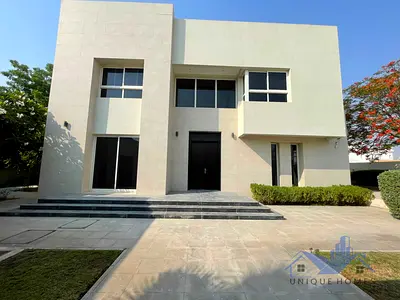 فيلا حديثة مكونة من 6 حمامات | البرشا 2 | حديقة وبركة سباحة