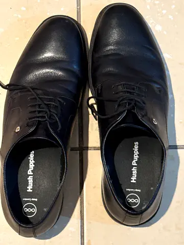 Hush Puppies Black mens leather dress shoes, size UK 8 - lightly used