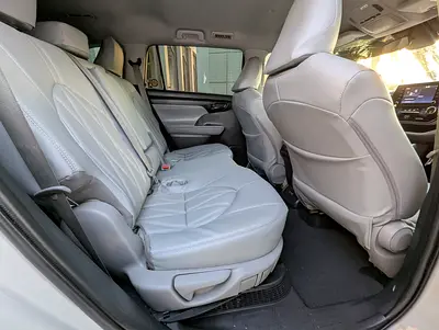 صورة 15 لـ 2020 Toyota HIGHLANDER