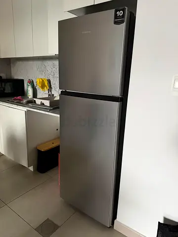 Hisense 418 Liter Refrigerator Double Door Top Mount Silver Model