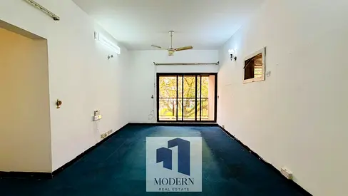 Generous Size | Vacant | Family-Only Building | Prime location